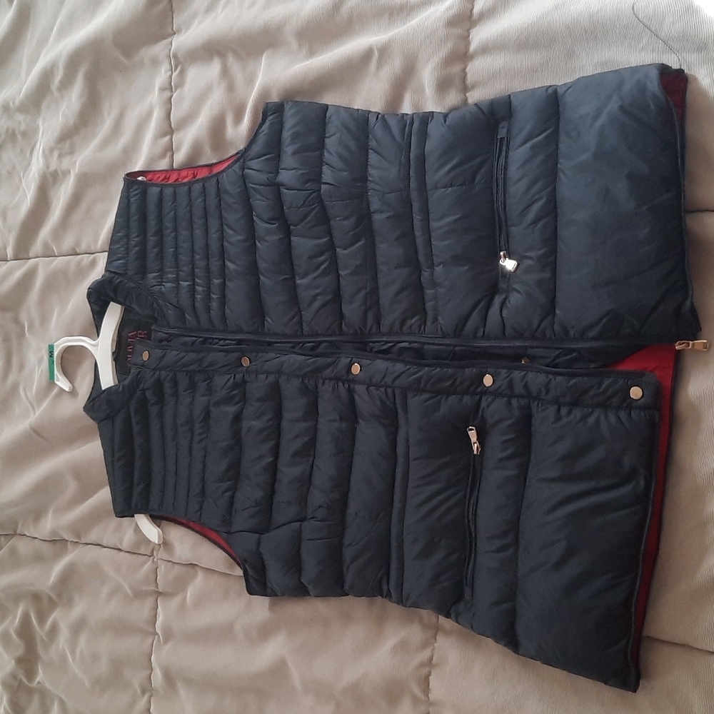Light weight quilted vest. NWOT. Never worn.